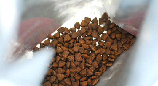 ΠΟΣΟ ΔΙΑΡΚΕΙ ΕΝΑ ΣΑΚΙ ΞΗΡΑΣ ΤΡΟΦΗΣ ΜΟΛΙΣ ΑΝΟΙΧΤΕΙ ΚΑΙ Ο ΡΟΛΟΣ ΤΗΣ ΟΞΕΙΔΩΣΗΣ!